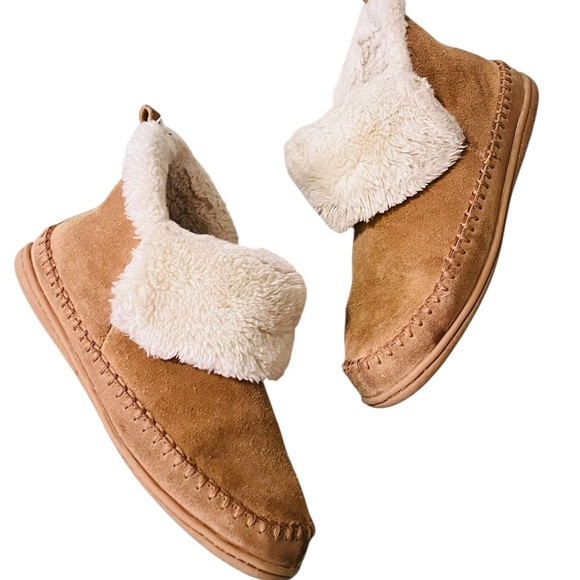 Minnetonka Tan and Cream Shearling Slippers size 9 - Picture 1 of 8